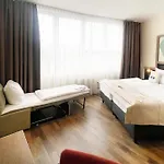 Garner - Charlottenburg, An Ihg 3* Berlim