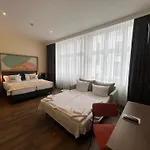 Garner - Charlottenburg, An Ihg Berlim