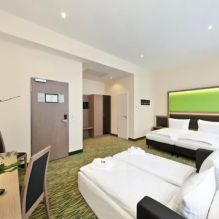 Garner - Charlottenburg, An Ihg מלון 3*