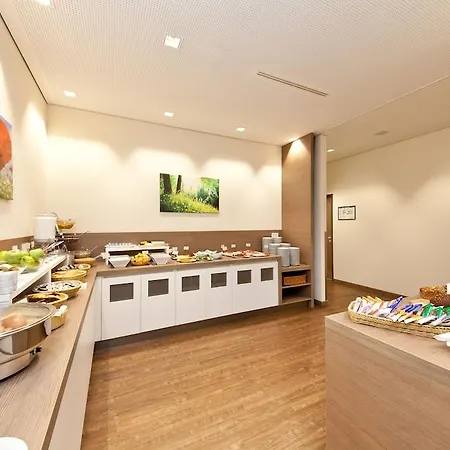 Garner - Charlottenburg, An Ihg 3* Berlin