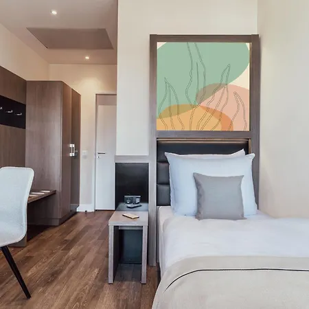 Garner - Charlottenburg, An Ihg 3* Berlin