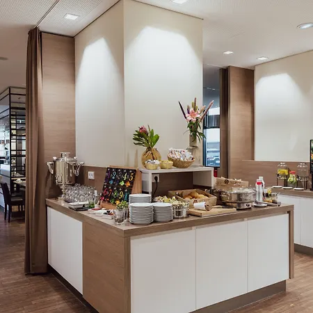 Garner - Charlottenburg, An Ihg 3* Берлин