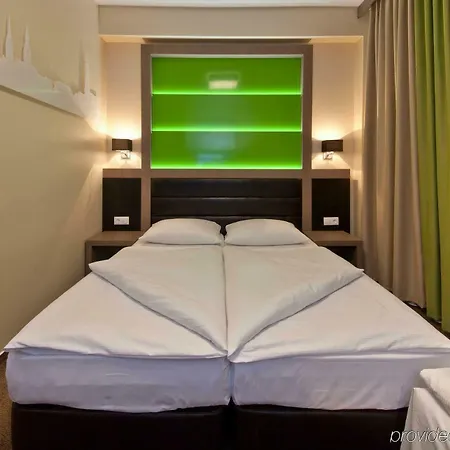 Garner - Charlottenburg, An Ihg מלון