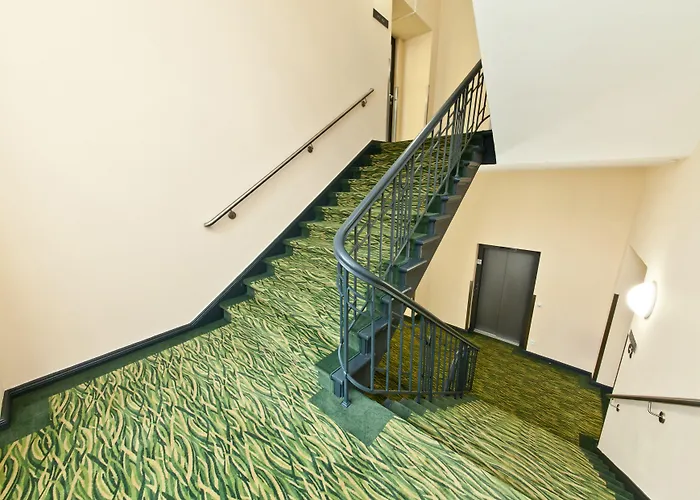 Garner - Charlottenburg, An Ihg