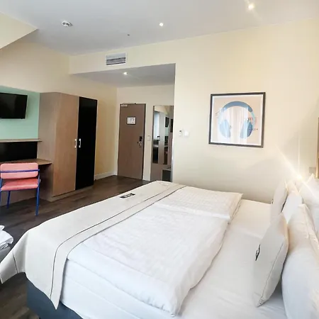 Garner - Charlottenburg, An Ihg מלון 3*