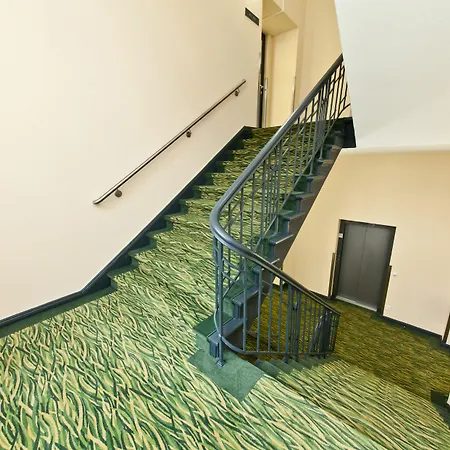 Garner - Charlottenburg, An Ihg