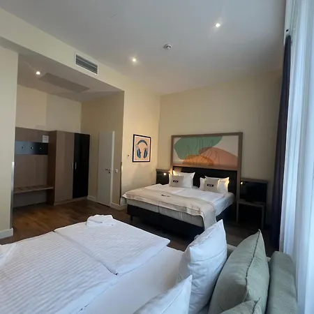 Garner - Charlottenburg, An Ihg Szálloda Berlin
