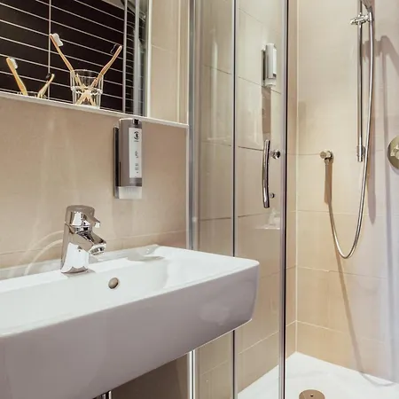 Szálloda Garner - Charlottenburg, An Ihg 3*